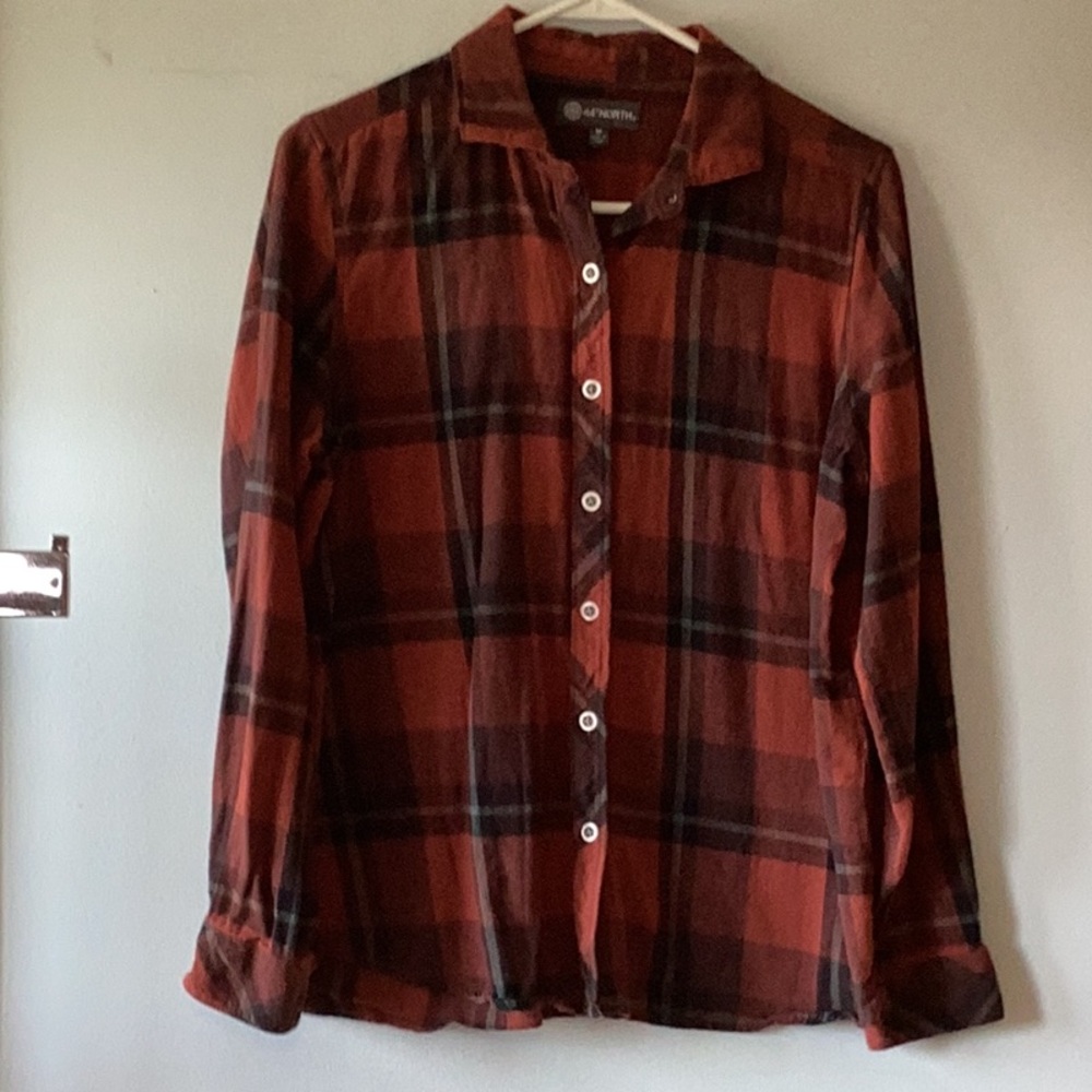 EUC 44* North light weight flannel in terra cotta black grey with white buttons